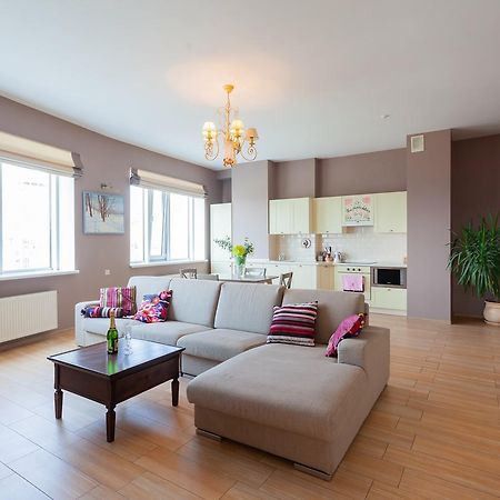 Stylish Views Apartments In The Parasol. Parus .Obolonskaya Embankment Kiev Esterno foto