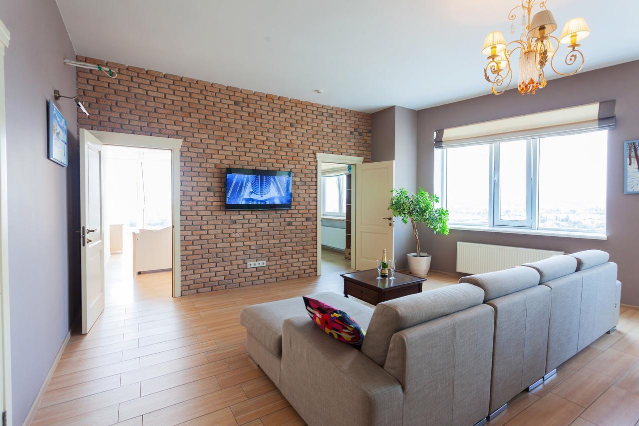 Stylish Views Apartments In The Parasol. Parus .Obolonskaya Embankment Kiev Esterno foto