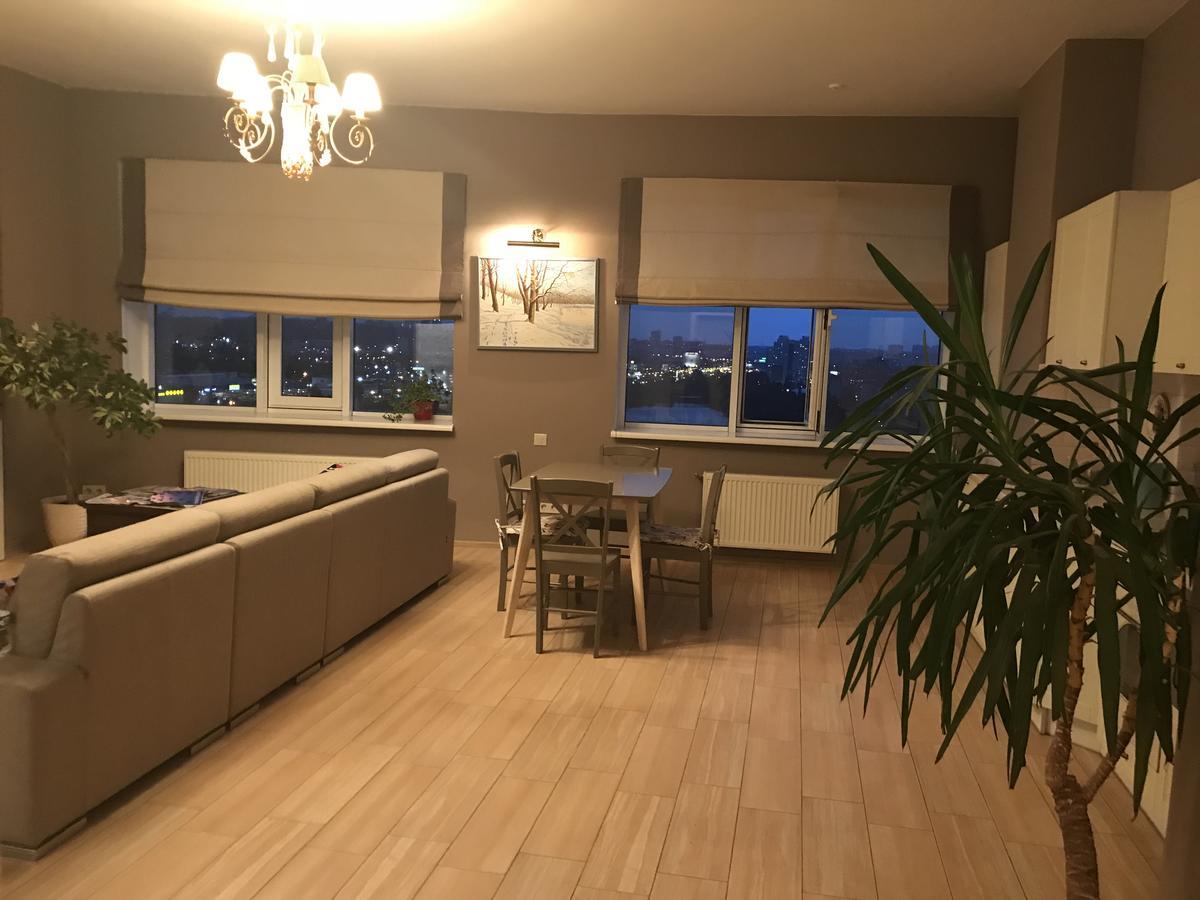 Stylish Views Apartments In The Parasol. Parus .Obolonskaya Embankment Kiev Esterno foto