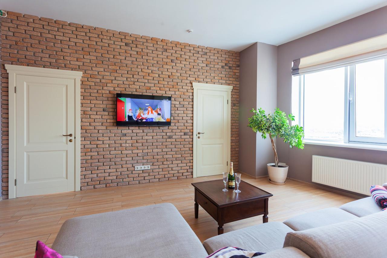 Stylish Views Apartments In The Parasol. Parus .Obolonskaya Embankment Kiev Esterno foto