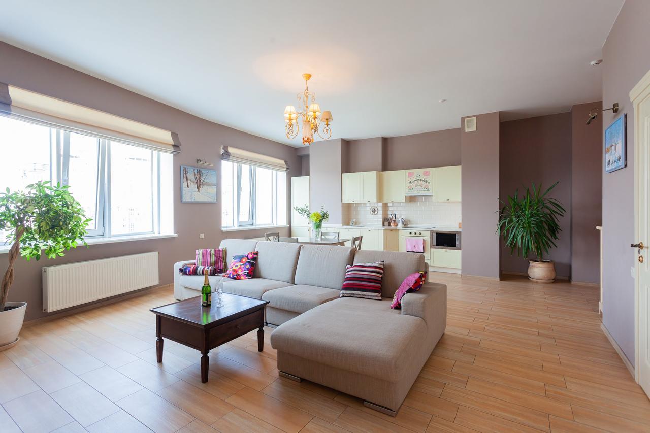 Stylish Views Apartments In The Parasol. Parus .Obolonskaya Embankment Kiev Esterno foto